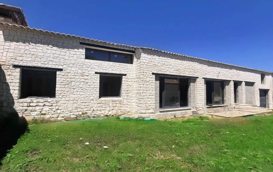 Midimas Immo : House | LAUDUN-L'ARDOISE (30290) | 253 m2 | 349 800 € 