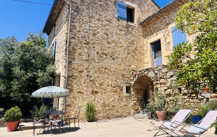 Maison   UZES  117 m2 360 000 € 